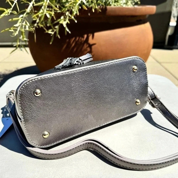 NWT Crossbody Tassel Zipper Puller Accent Two Tone Bag WHITE - Picture 9 of 13